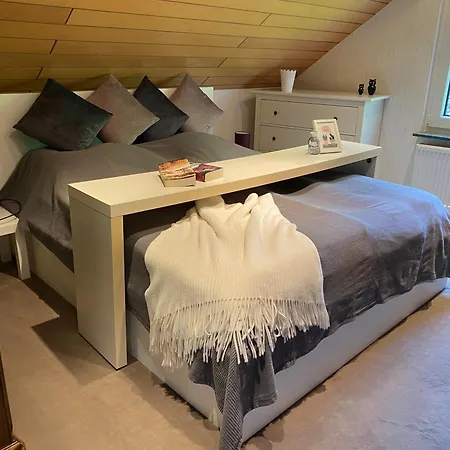 2 Schlaf- & 2 Badezimmer - Direkte Busverbindung Bis Koeln Hbf, Messe *