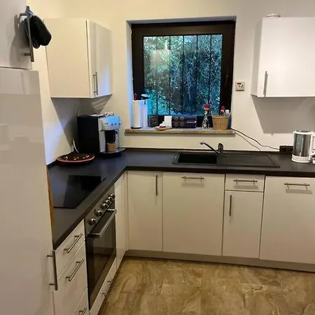 Διαμέρισμα 2 Schlaf- & 2 Badezimmer - Direkte Busverbindung Bis Koeln Hbf, Messe *