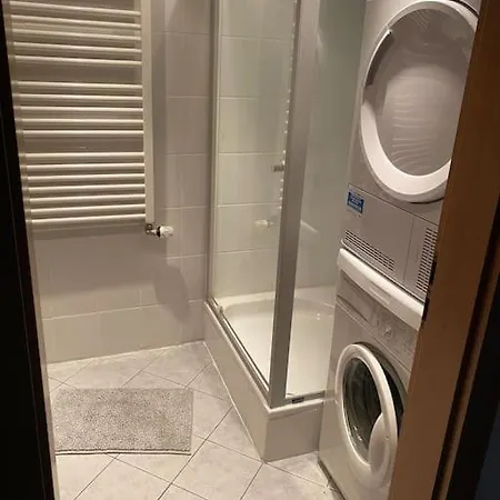 Apartment 2 Schlaf- & 2 Badezimmer - Direkte Busverbindung Bis Koeln Hbf, Messe Leverkusen