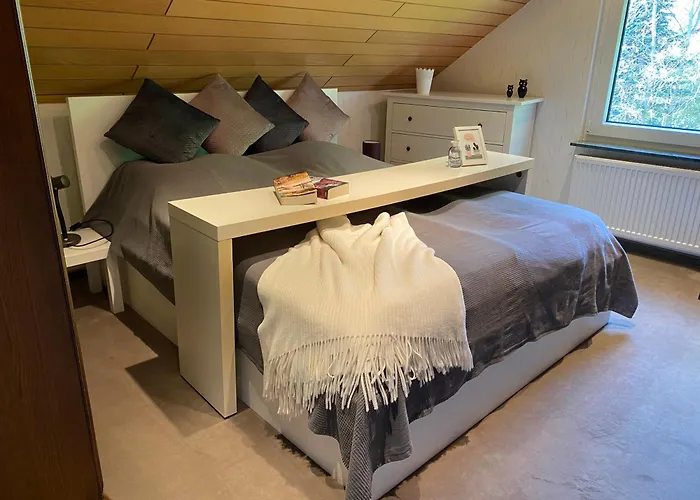 2 Schlaf- & 2 Badezimmer - Direkte Busverbindung Bis Koeln Hbf, Messe *