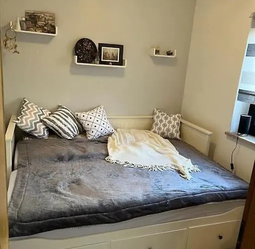 2 Schlaf- & 2 Badezimmer - Direkte Busverbindung Bis Koeln Hbf, Messe Appartement