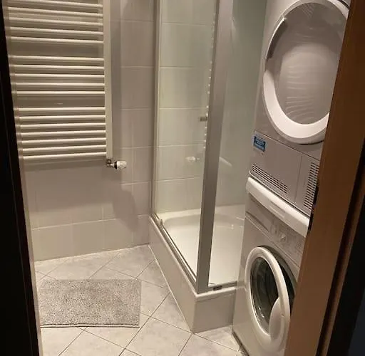 Appartement 2 Schlaf- & 2 Badezimmer - Direkte Busverbindung Bis Koeln Hbf, Messe Leverkusen